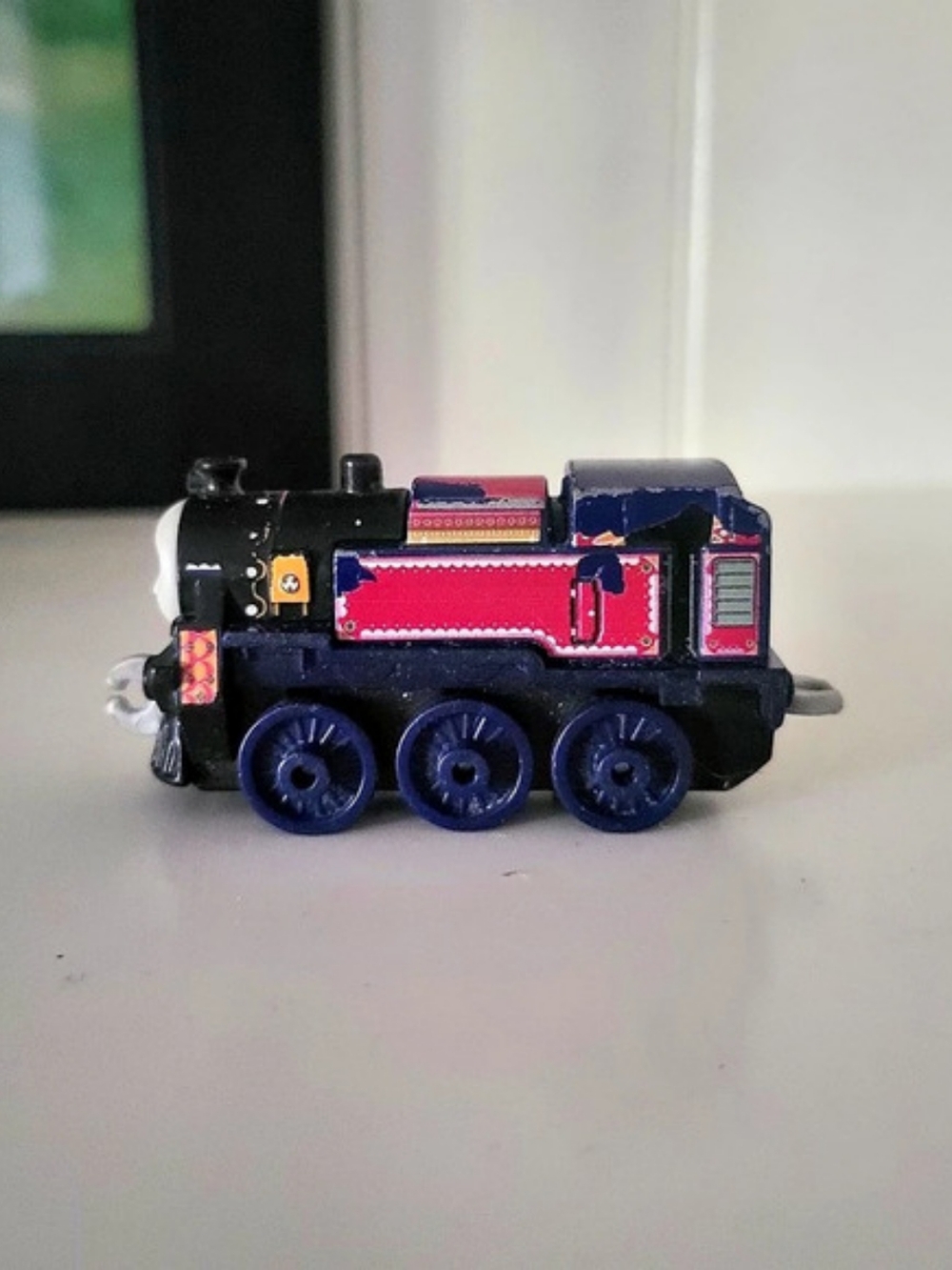 Fisher-Price Thomas & Friends Ashima Toy Train Blue & Pink